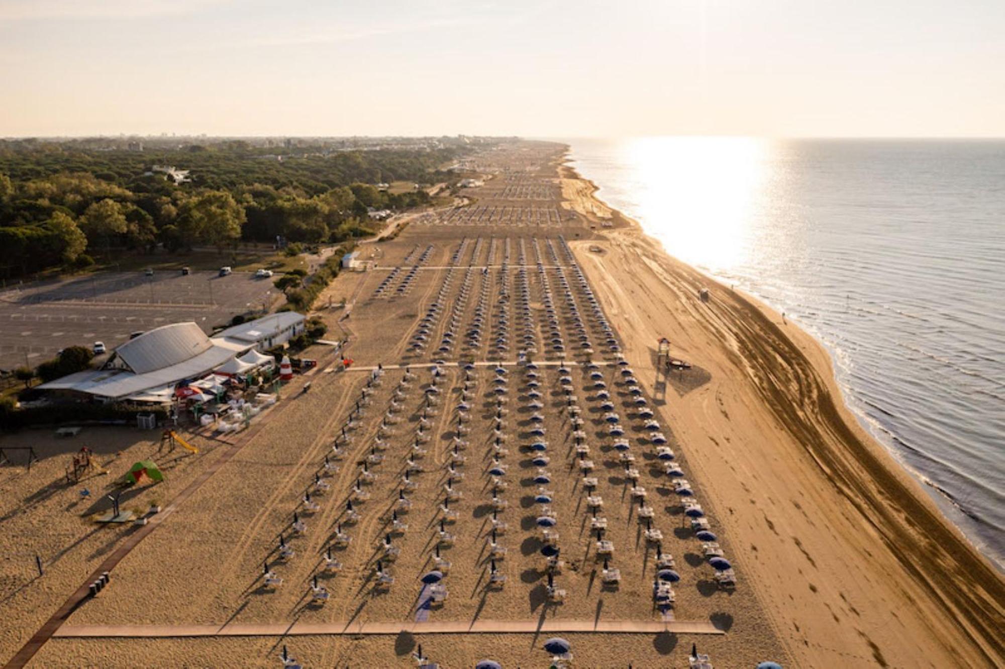 Bright And New Between The And The Center * Bibione